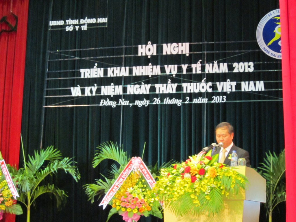 Hội nghị triển khai nhiệm vụ công tác Y tế năm 2013 [Desktop Resolution].jpg